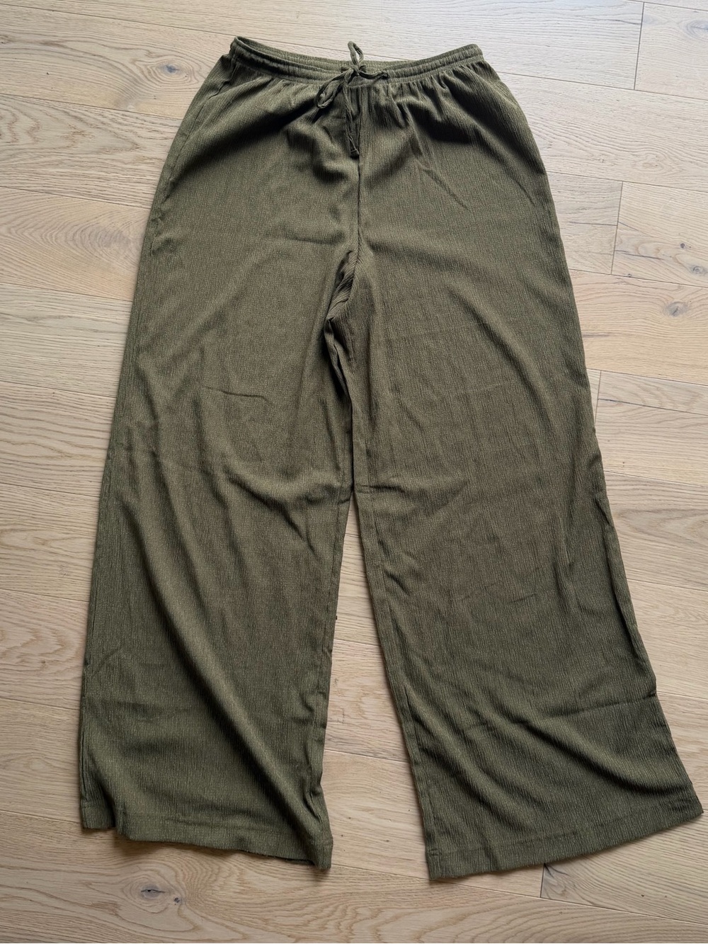 Wide-Leg Drawstring Pants - Olive